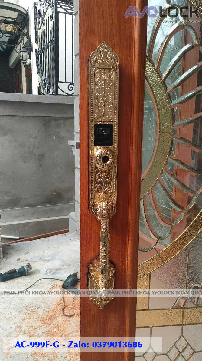 Khóa Avolock AC-999F-G lắp đặt thực tế - mặt trong có màn hình