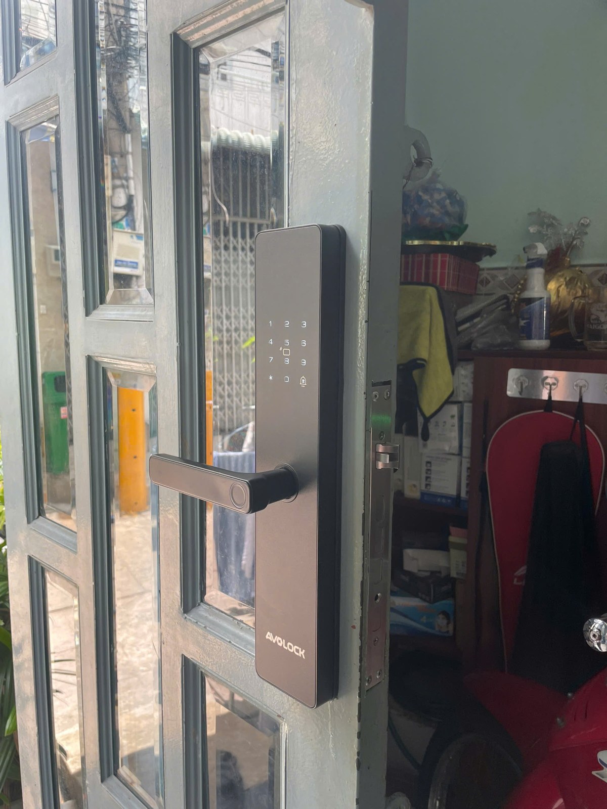 Bàn phím cảm ứng và tay nắm khóa Avolock AV-36